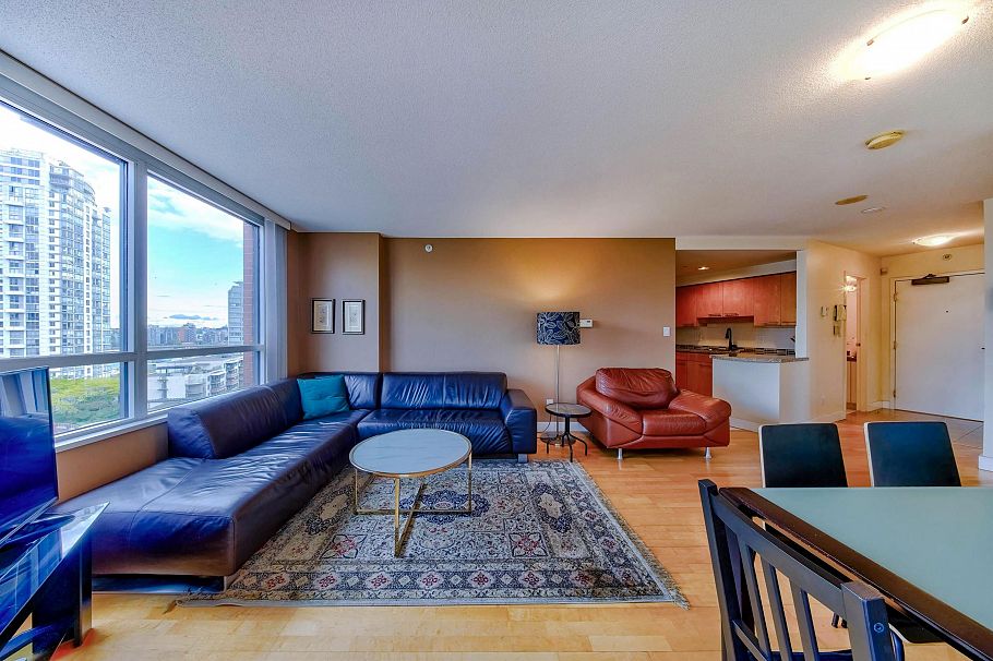 12E 199 Drake Street Vancouver, BC - 4