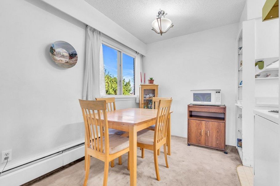 311 2121 W 6th Avenue Vancouver, BC - 4