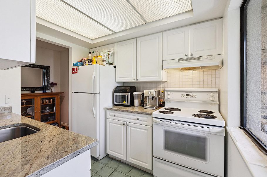 221 210 W 2nd Street North Vancouver, BC - 11