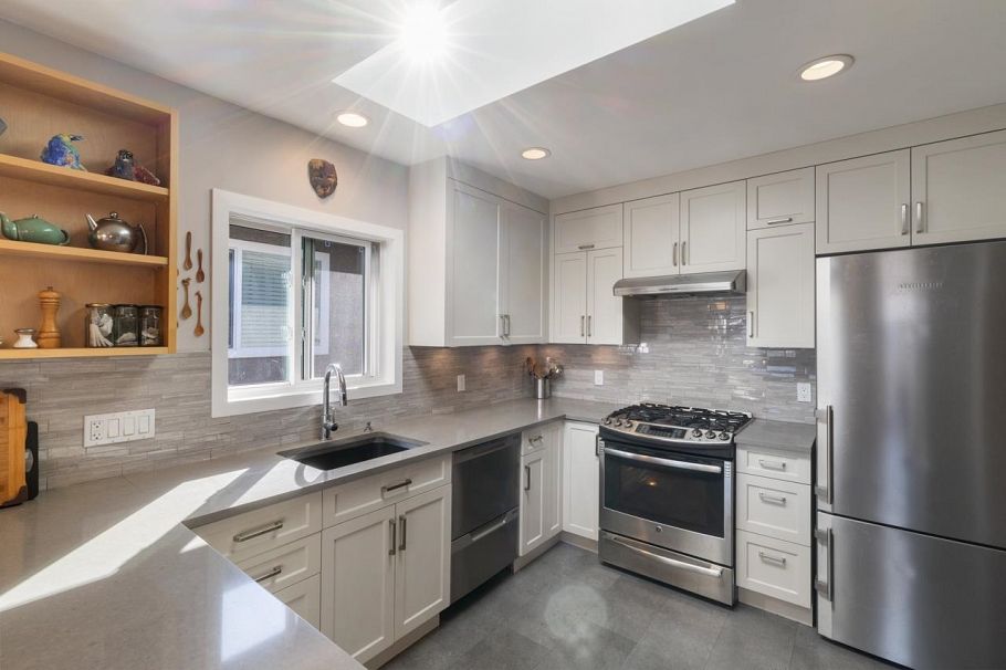 2743 Kitchener Street Vancouver, BC - 6