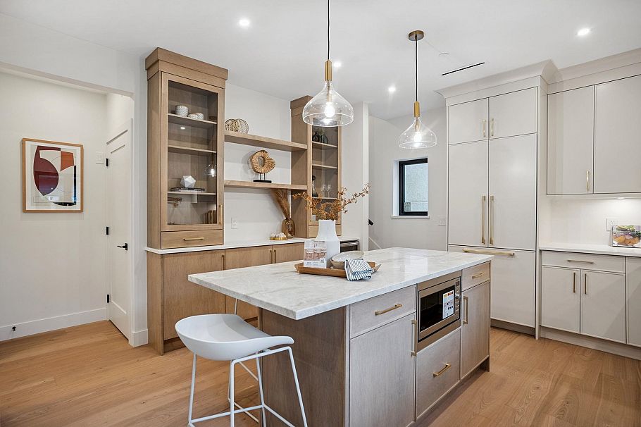 2 1915 E 3rd Avenue Vancouver, BC - 5