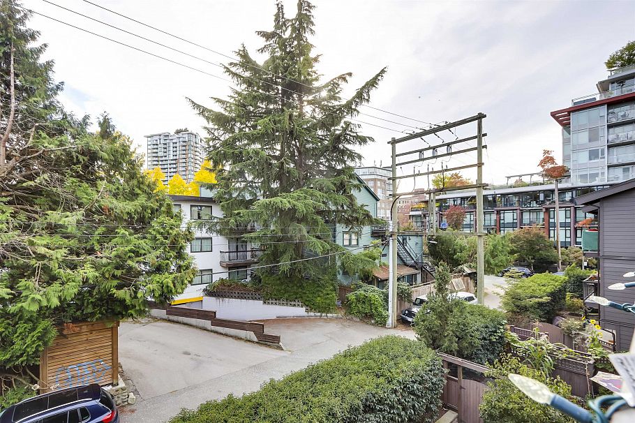 301 330 E 7th Avenue Vancouver, BC - 7