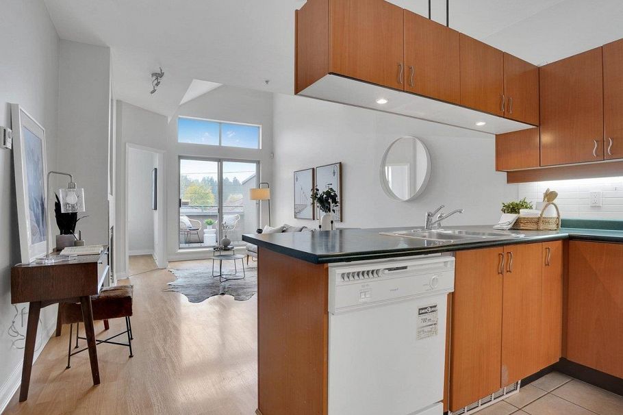 208 188 E 33rd Avenue Vancouver, BC - 1