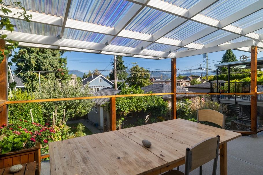 2743 Kitchener Street Vancouver, BC - 25