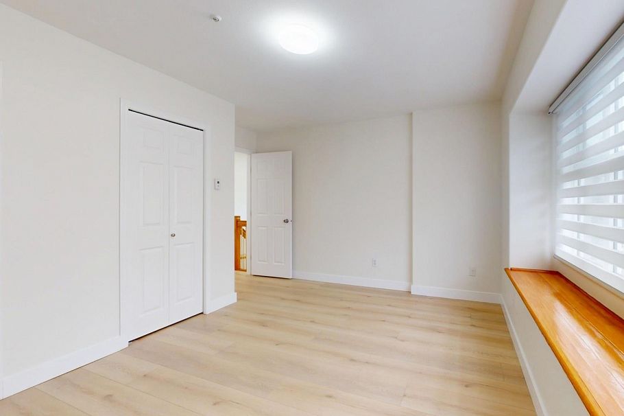 2066 W 44th Avenue Vancouver, BC - 25