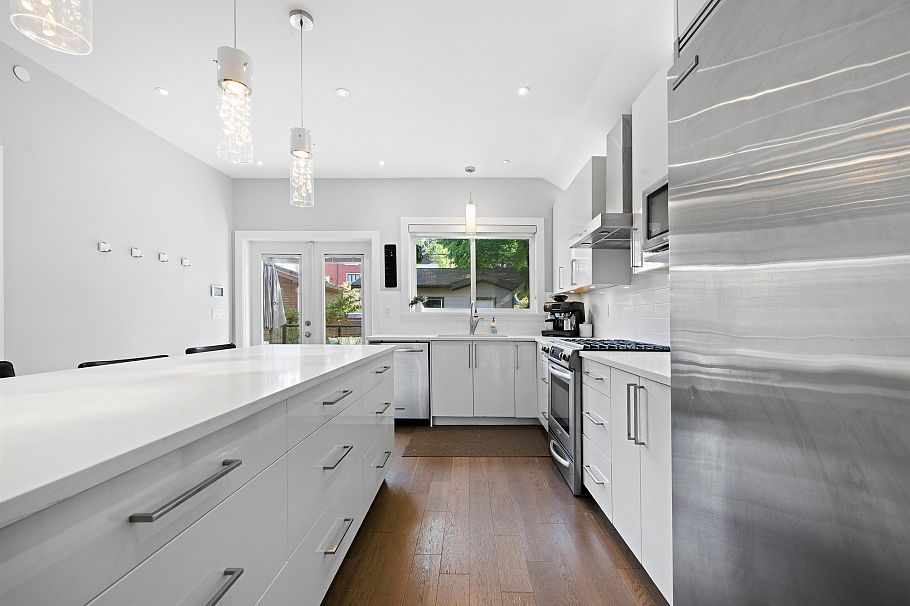 1630 E 13th Avenue Vancouver, BC - 5