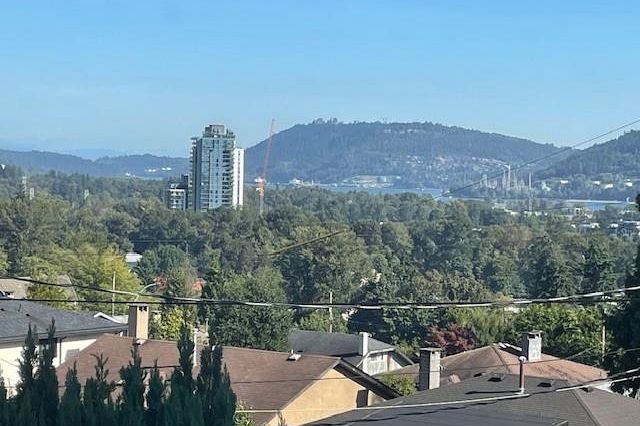 903 E Keith Road North Vancouver, BC - 2