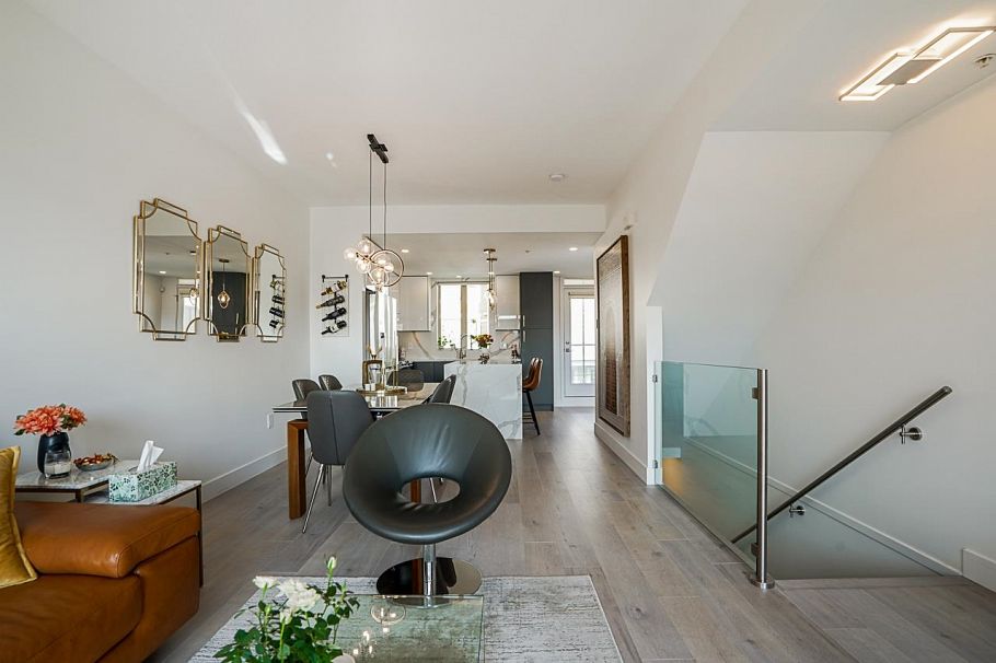 76 728 W 14th Street North Vancouver, BC - 6