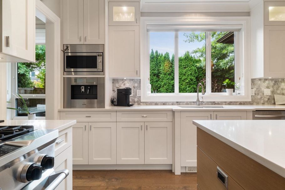 3365 Edgemont Boulevard North Vancouver, BC - 4