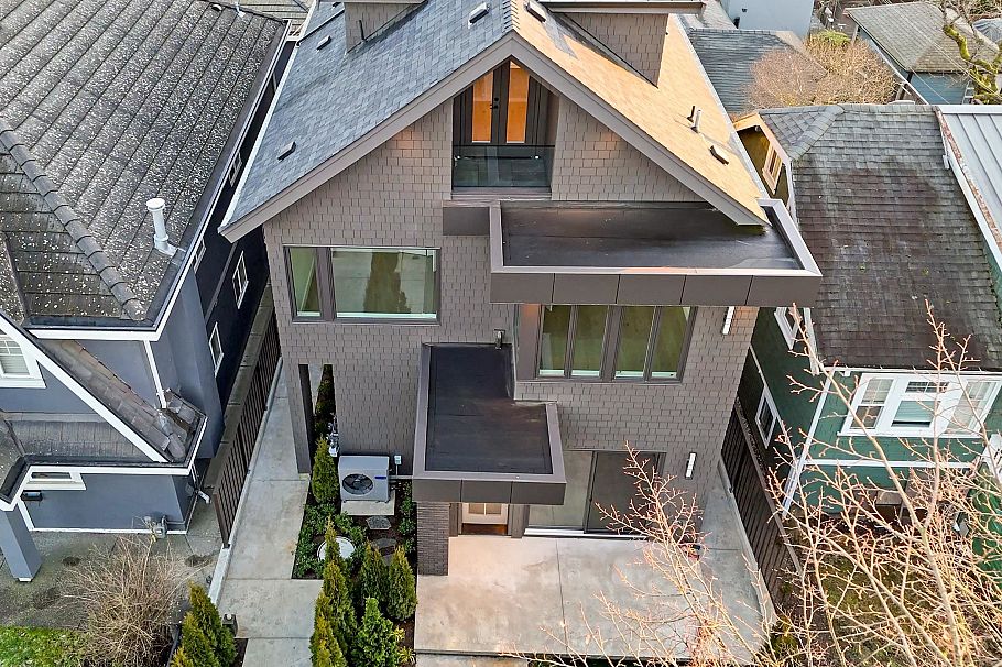 2380 E 5th Avenue Vancouver, BC - 19