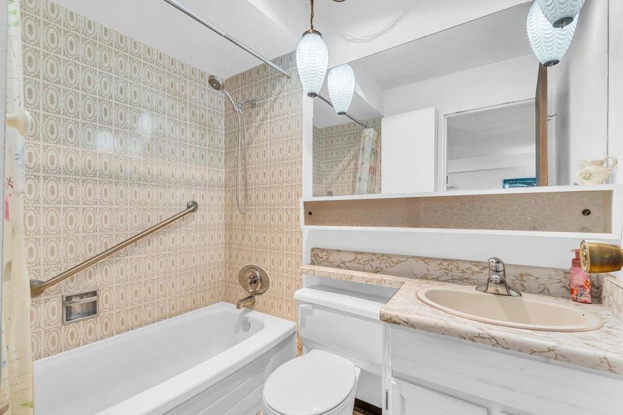 311 2121 W 6th Avenue Vancouver, BC - 10