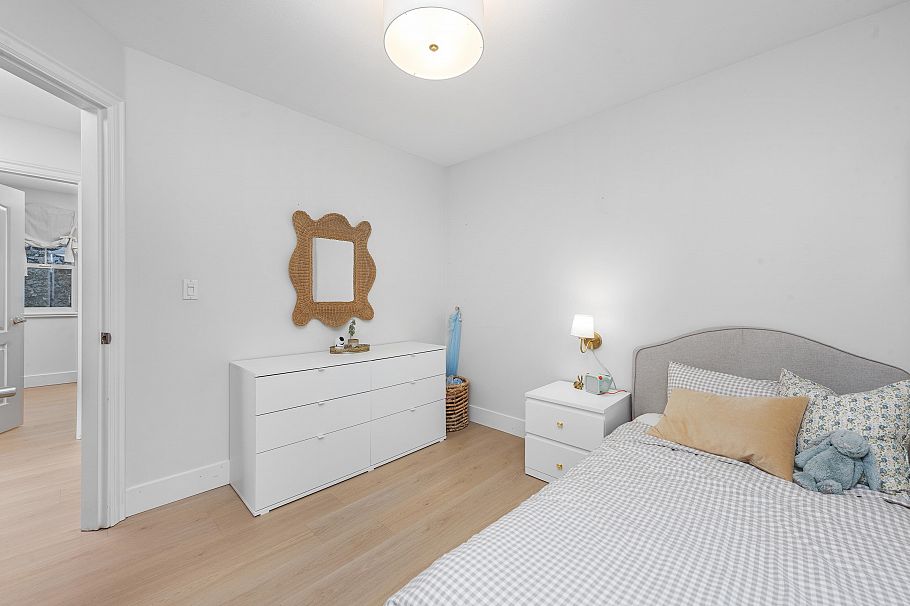 2888 Glen Drive Vancouver, BC - 35