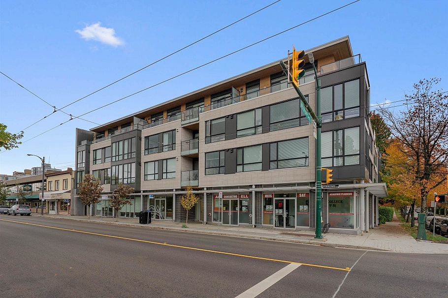 402 5325 West Boulevard Vancouver, BC - 1