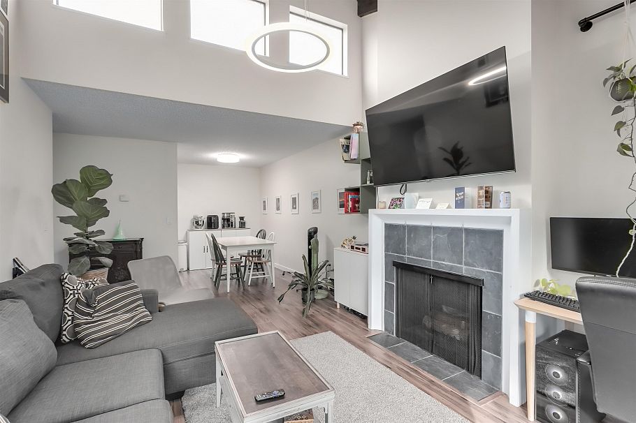 301 330 E 7th Avenue Vancouver, BC - 3