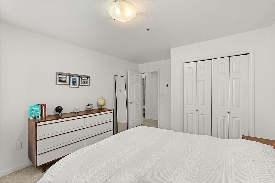 202 1537 Charles Street Vancouver, BC - 14