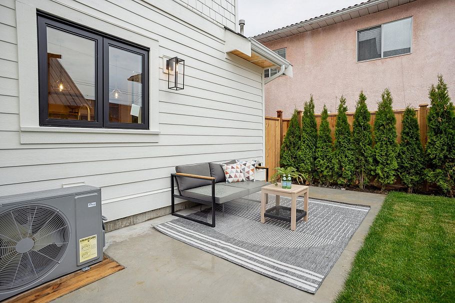 2 1915 E 3rd Avenue Vancouver, BC - 17