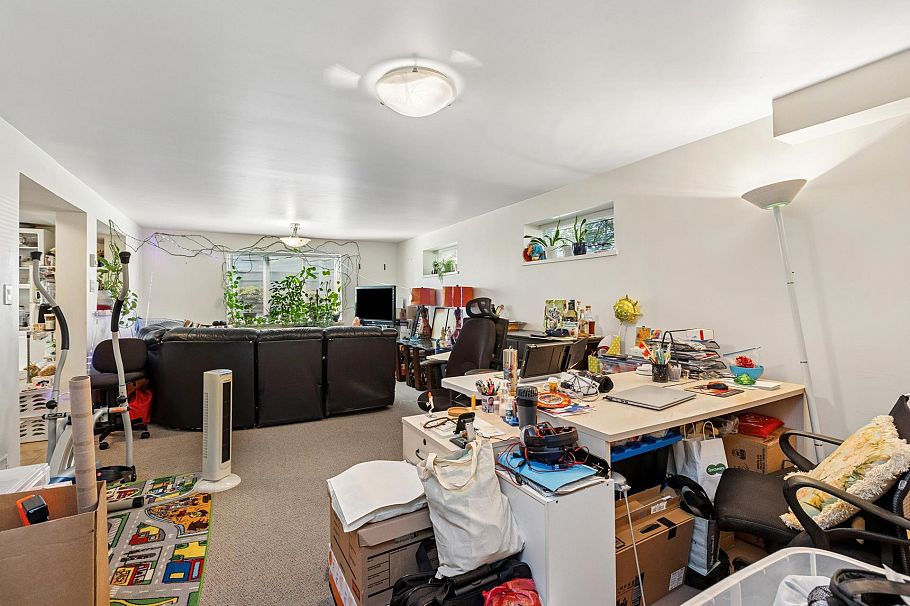 415 W 26th Street North Vancouver, BC - 30