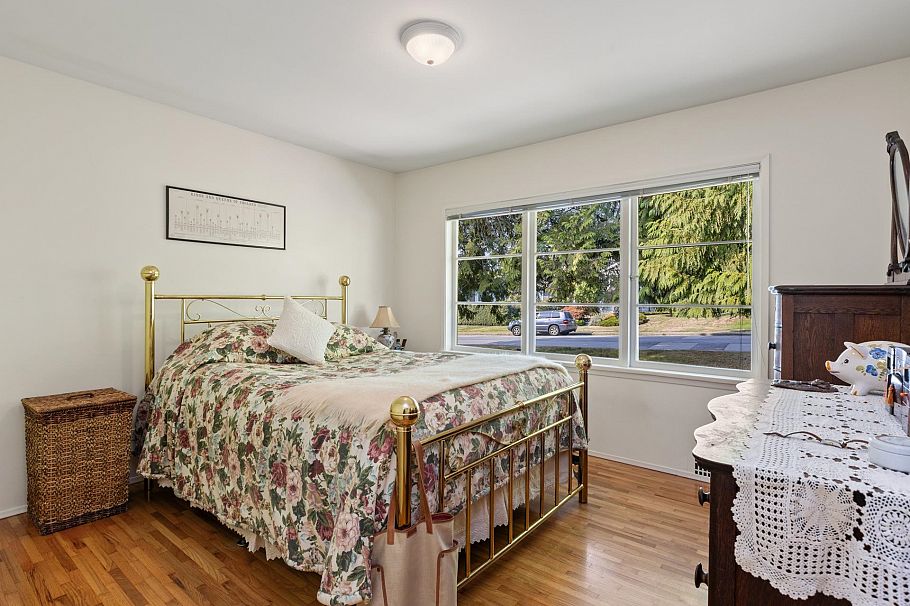 415 W 26th Street North Vancouver, BC - 19