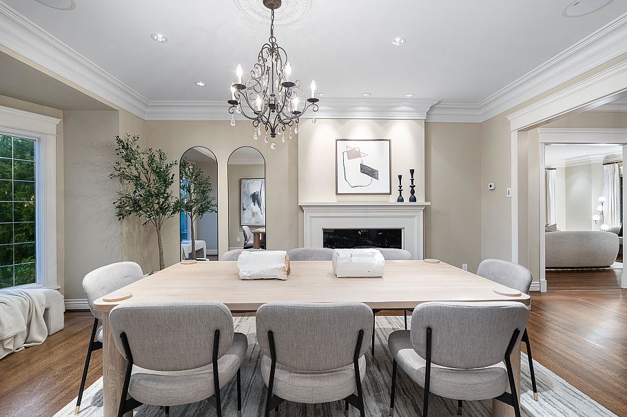 2716 W 49th Avenue Vancouver, BC - 9