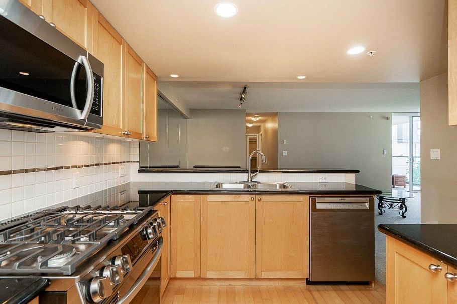 403 1425 W 6th Avenue Vancouver, BC - 12