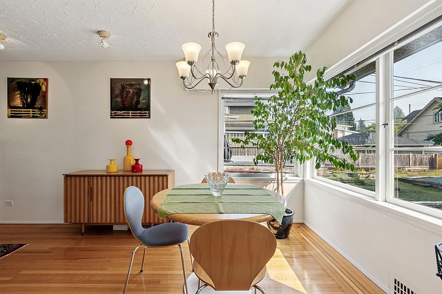 415 W 26th Street North Vancouver, BC - 10