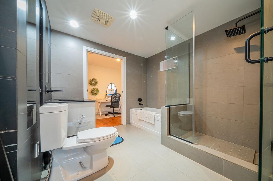 2401 108 W Cordova Street Vancouver, BC - 29