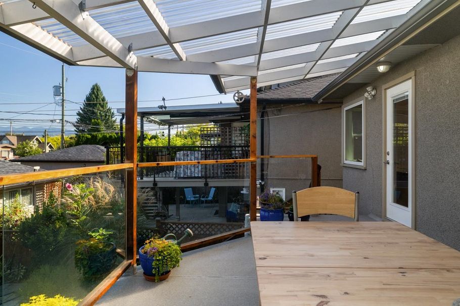 2743 Kitchener Street Vancouver, BC - 26