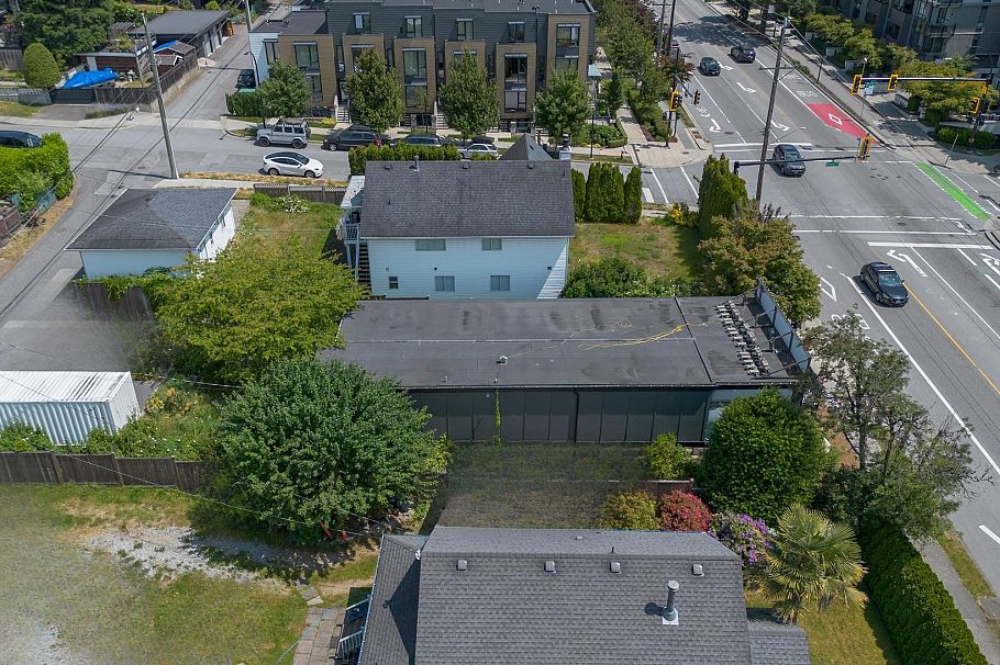 658 E 3rd Street North Vancouver, BC - 15