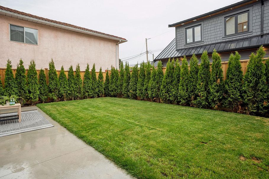 2 1915 E 3rd Avenue Vancouver, BC - 18