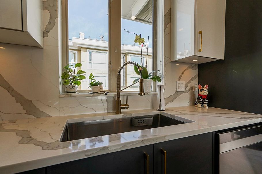 76 728 W 14th Street North Vancouver, BC - 18