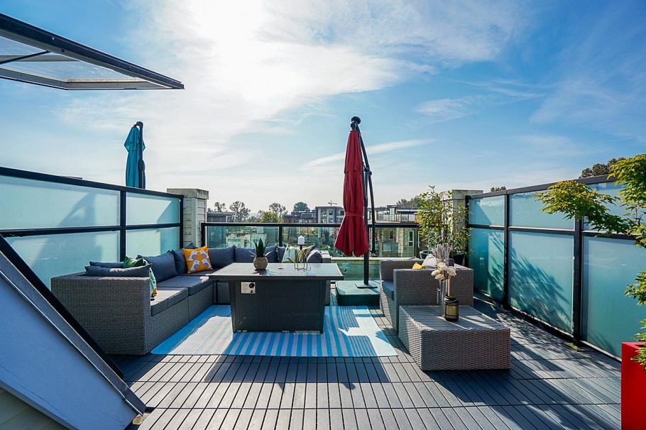 76 728 W 14th Street North Vancouver, BC - 1