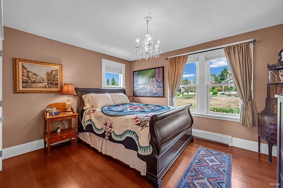 255 W 6th Street North Vancouver, BC - 23