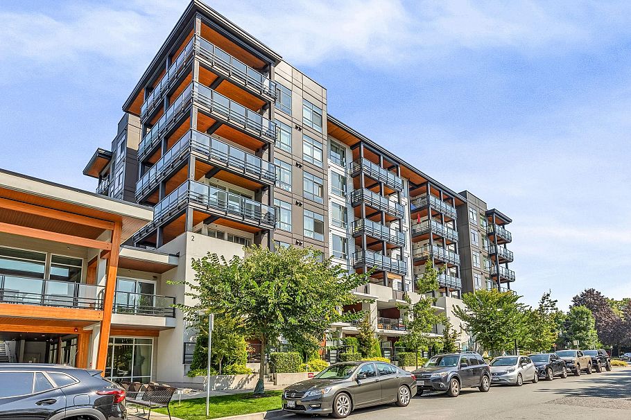 404 128 E 8th Street North Vancouver, BC - 2