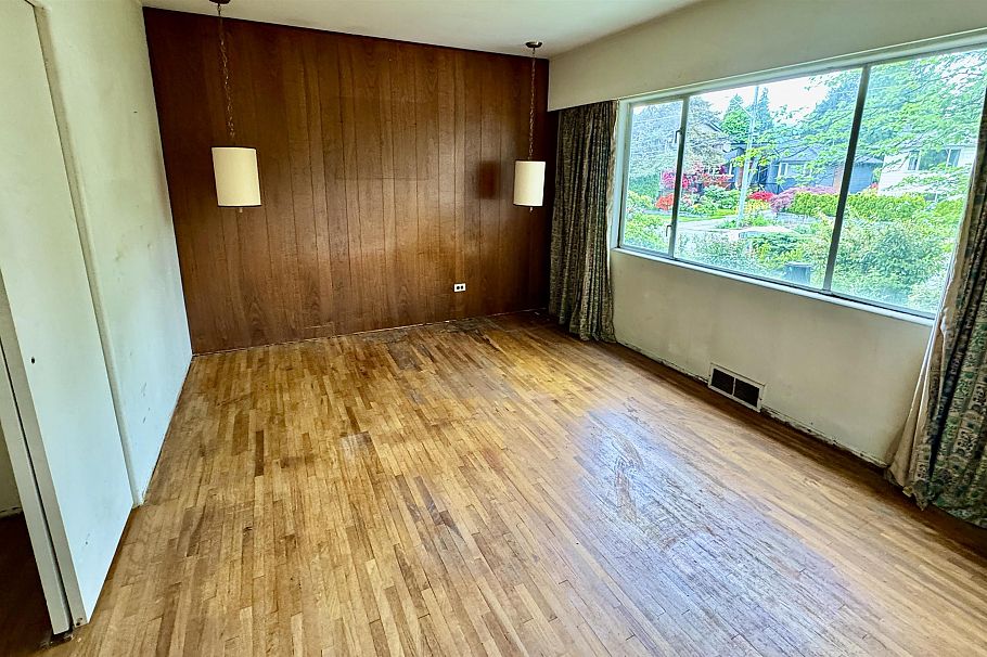 515 W 24th Street North Vancouver, BC - 12