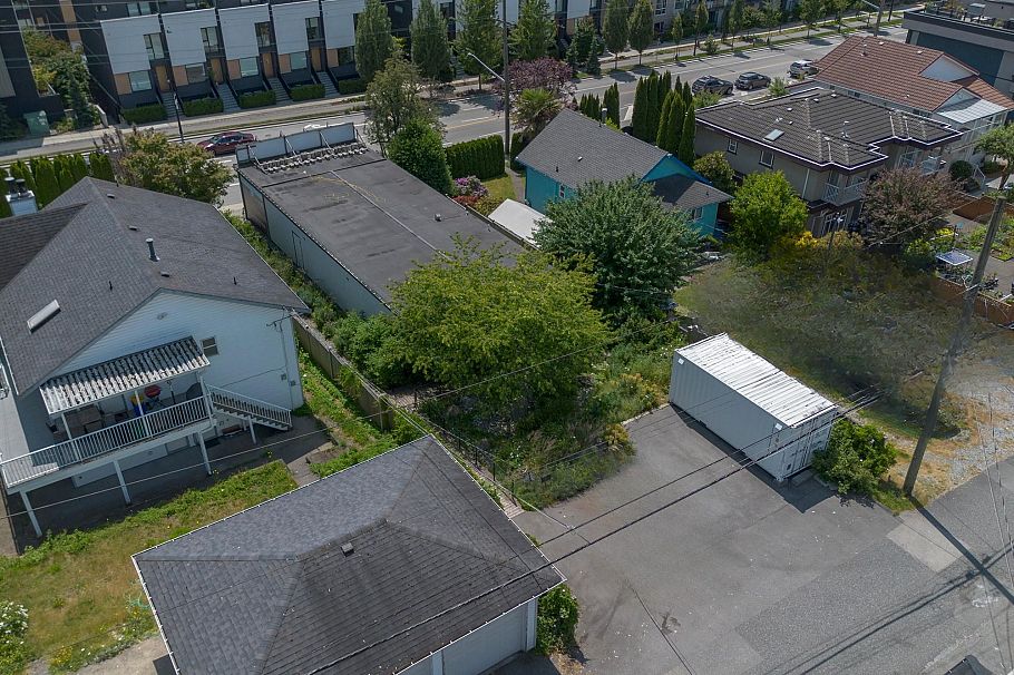 658 E 3rd Street North Vancouver, BC - 12