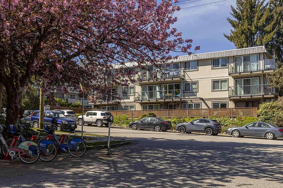 12 2223 Prince Edward Street Vancouver, BC - 1