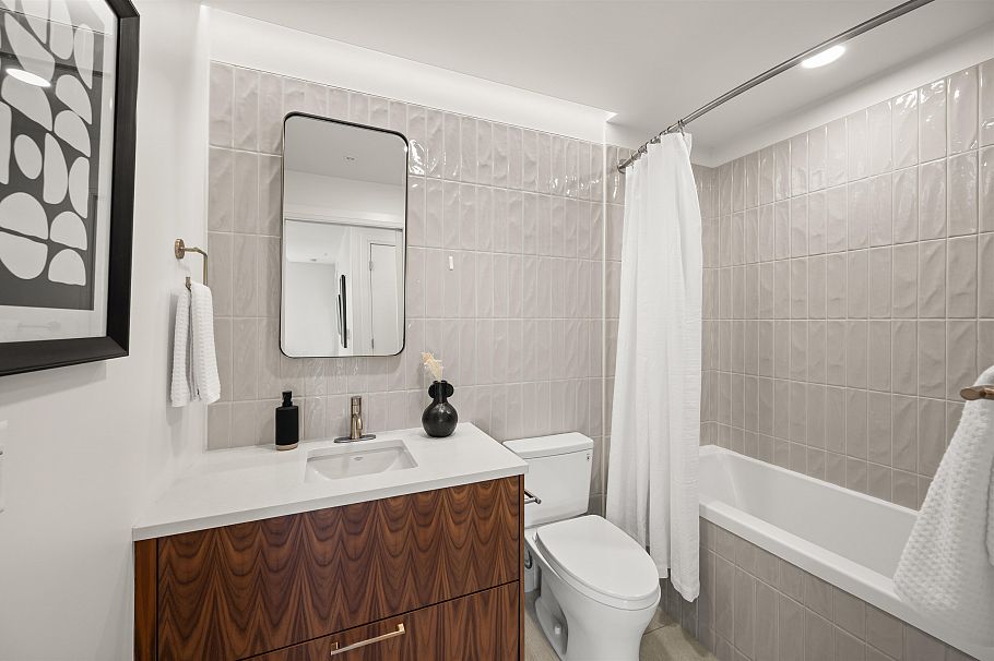 411 2550 Garden Drive Vancouver, BC - 14