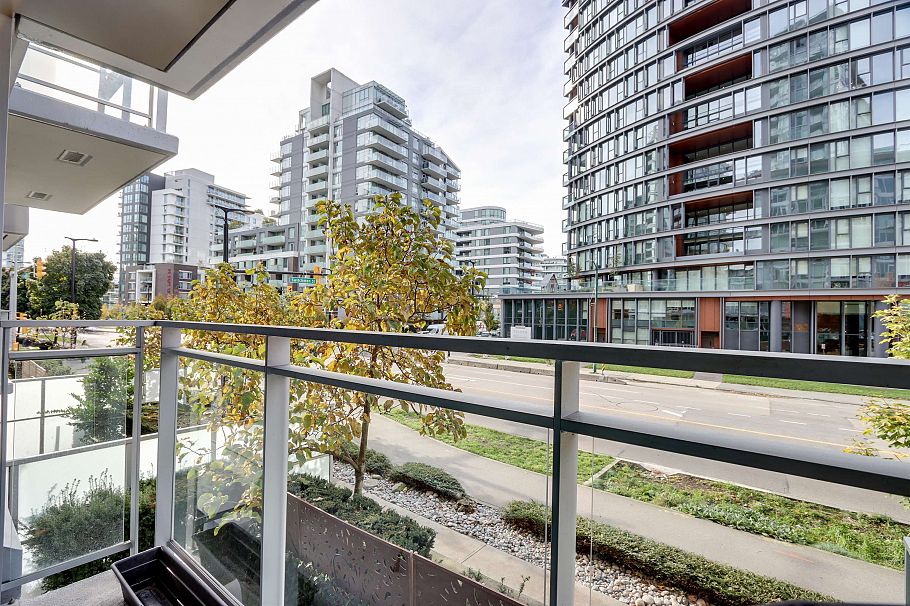 207 1618 Quebec Street Vancouver, BC - 17