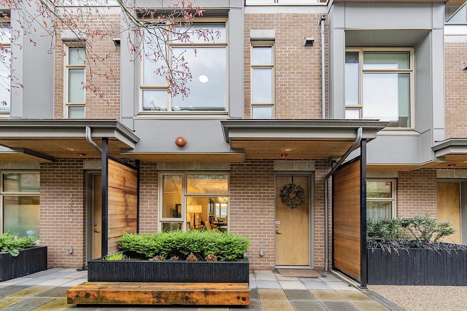 5522 Oak Street Vancouver, BC - 2