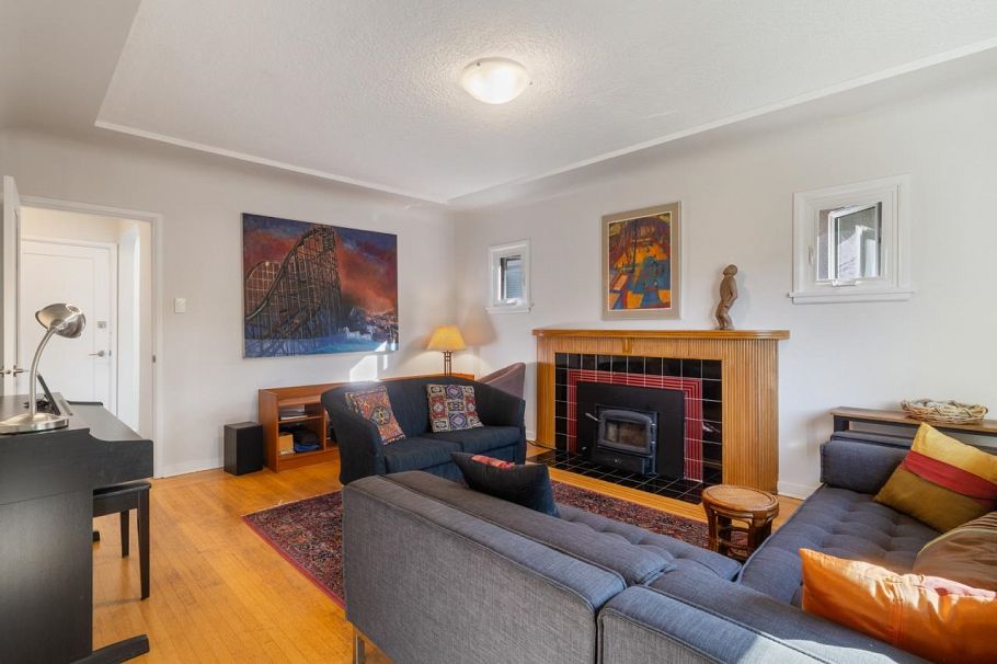 2743 Kitchener Street Vancouver, BC - 3