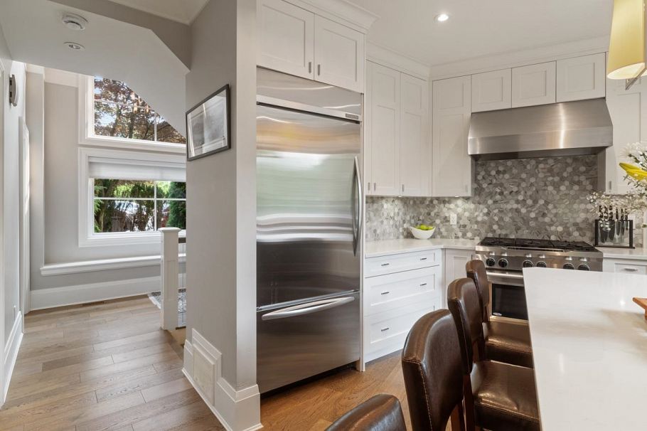 3365 Edgemont Boulevard North Vancouver, BC - 5