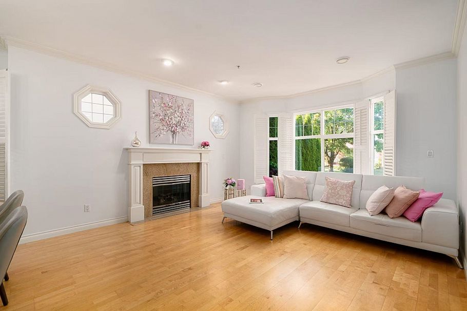 2818 W 19th Avenue Vancouver, BC - 4