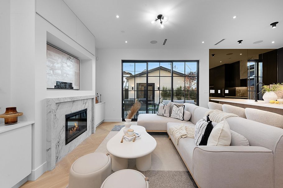 2 240 E 37th Avenue Vancouver, BC - 6