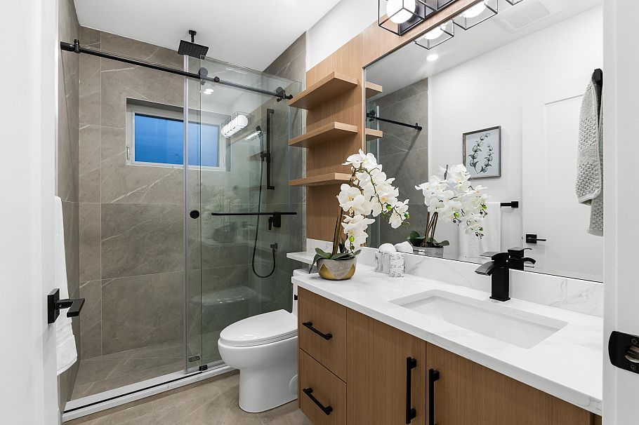 1 1166 E 11th Avenue Vancouver, BC - 32