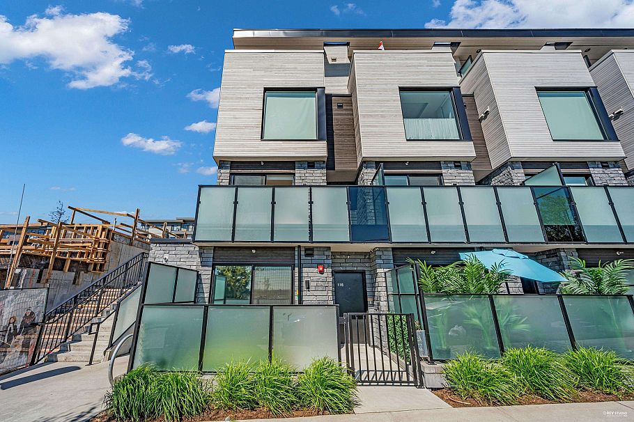 116 650 E 2nd Street North Vancouver, BC - 1