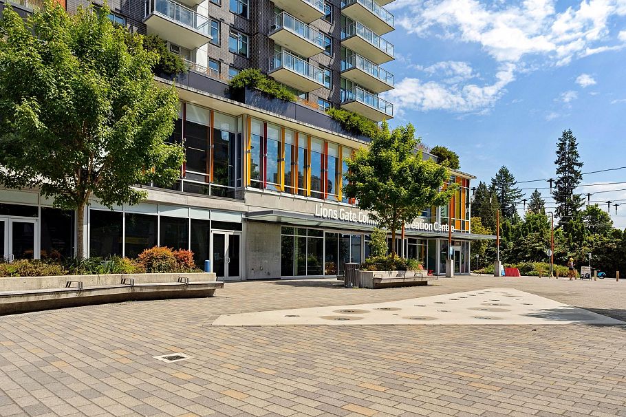 111 2060 Curling Road North Vancouver, BC - 31