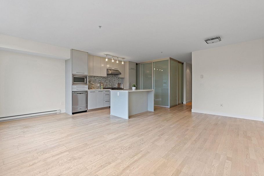 306 4355 W 10th Avenue Vancouver, BC - 4