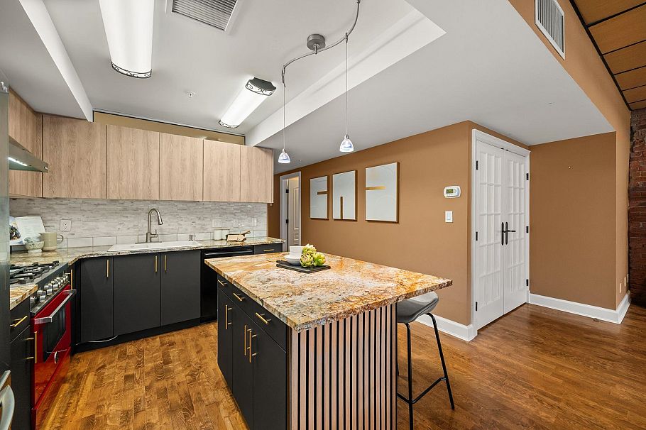 301 1155 Mainland Street Vancouver, BC - 12