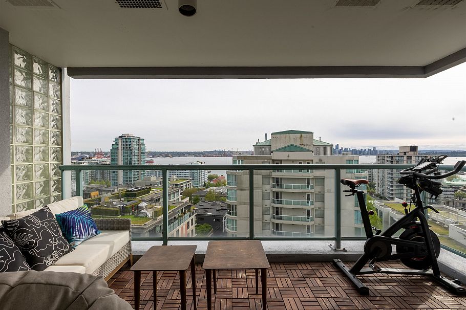 1202 120 W 2nd Street North Vancouver, BC - 24