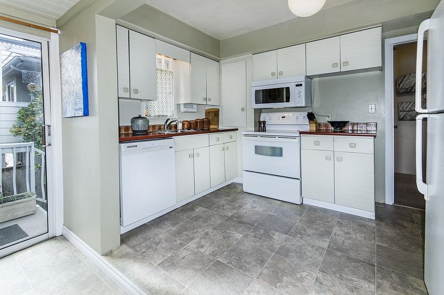 903 E Keith Road North Vancouver, BC - 15